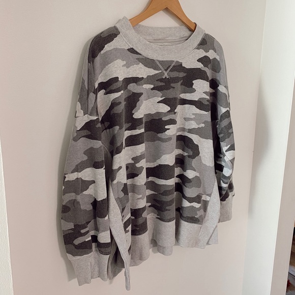 Aerie camo oversized sweatshirt - size Large - Picture 2 of 5